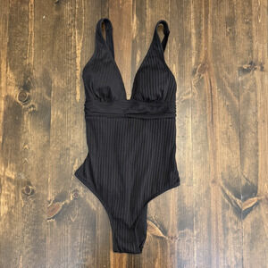 NWT Cupshe Women's One Piece Ribbed Black Swimsuit Size Small Classic
